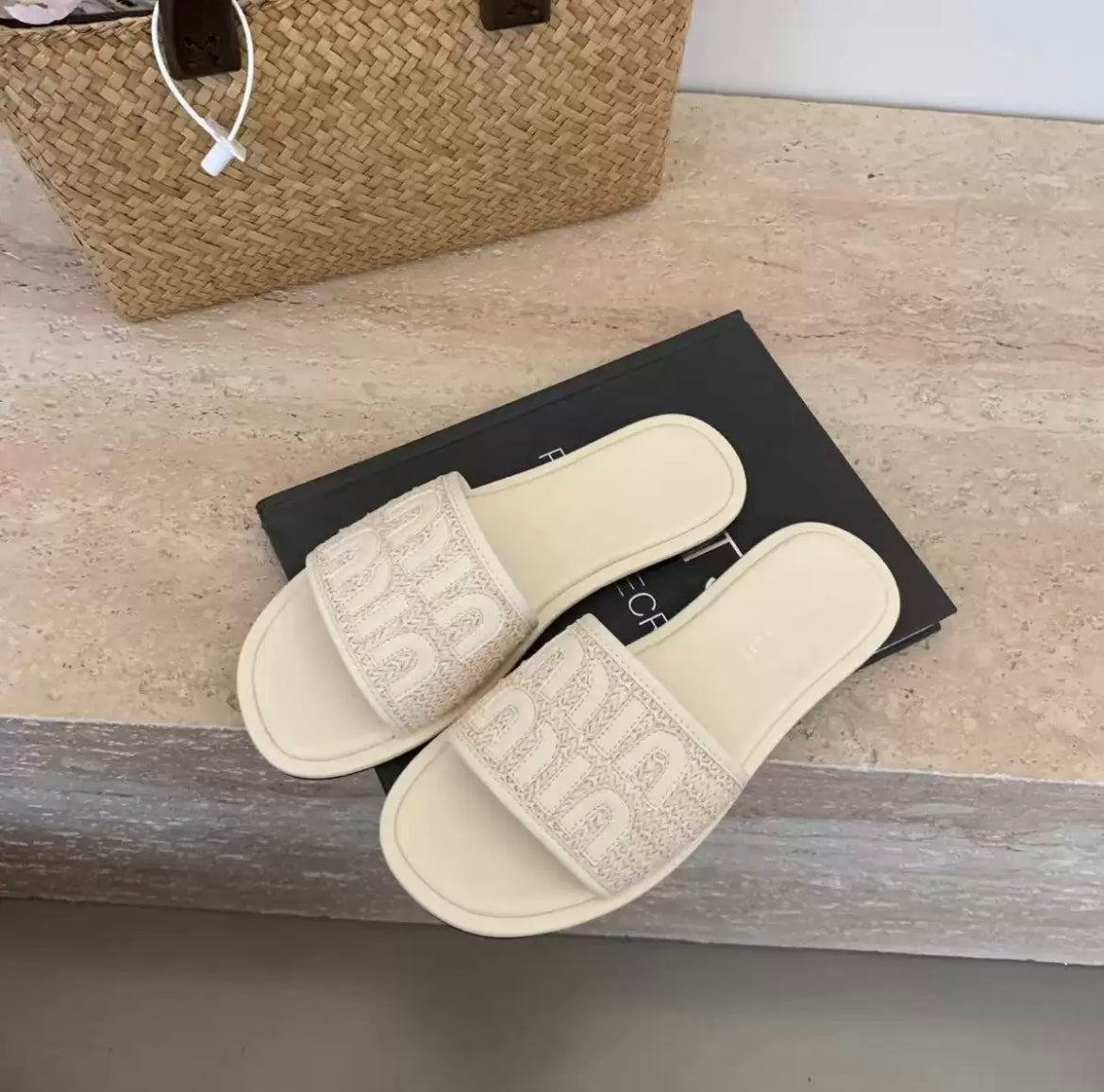 Luxury Designer-Inspired Women’s Slide Sandals – Summer Fashion Slip-On Slippers